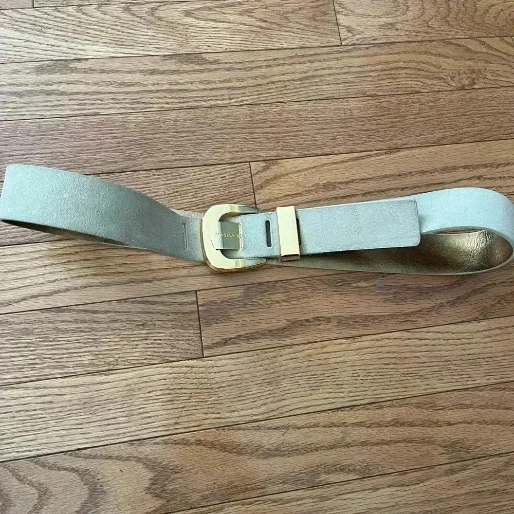 [L]Michael Kors  yellow suede belt with gold buckle in inner gold lined .